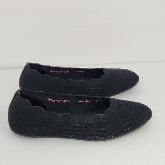 Skechers Shoes - Sketcher's Cleo stretch scalloped edge slip on Ballet flats.